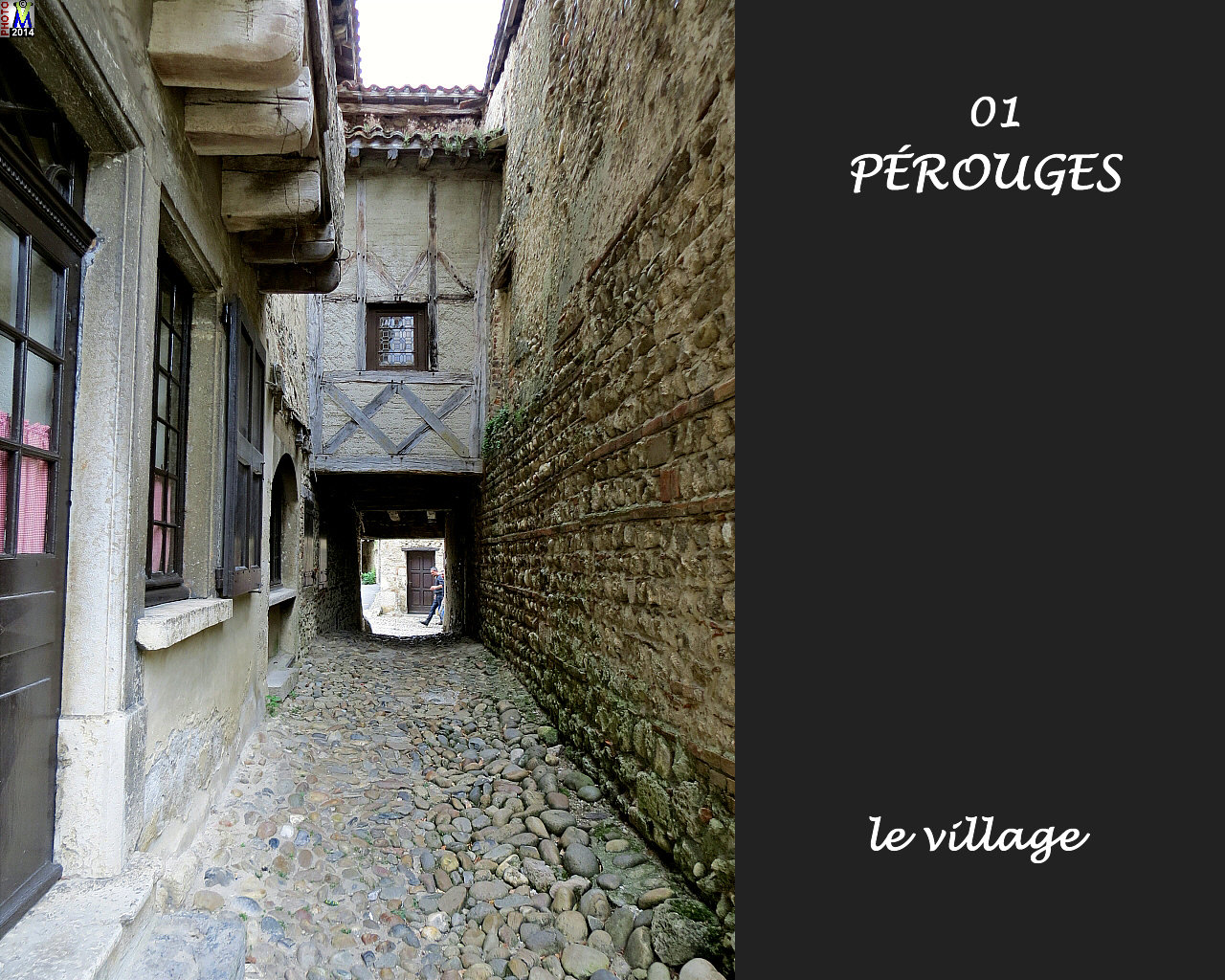 01PEROUGES_village_290.jpg