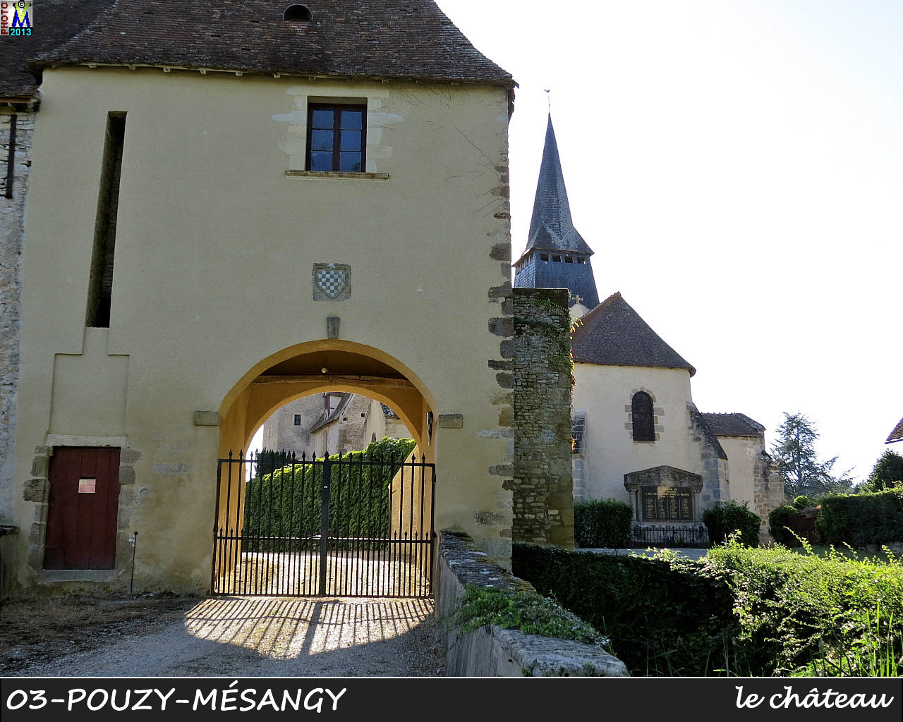 03POUZY-MESANGY_chateau_100.jpg