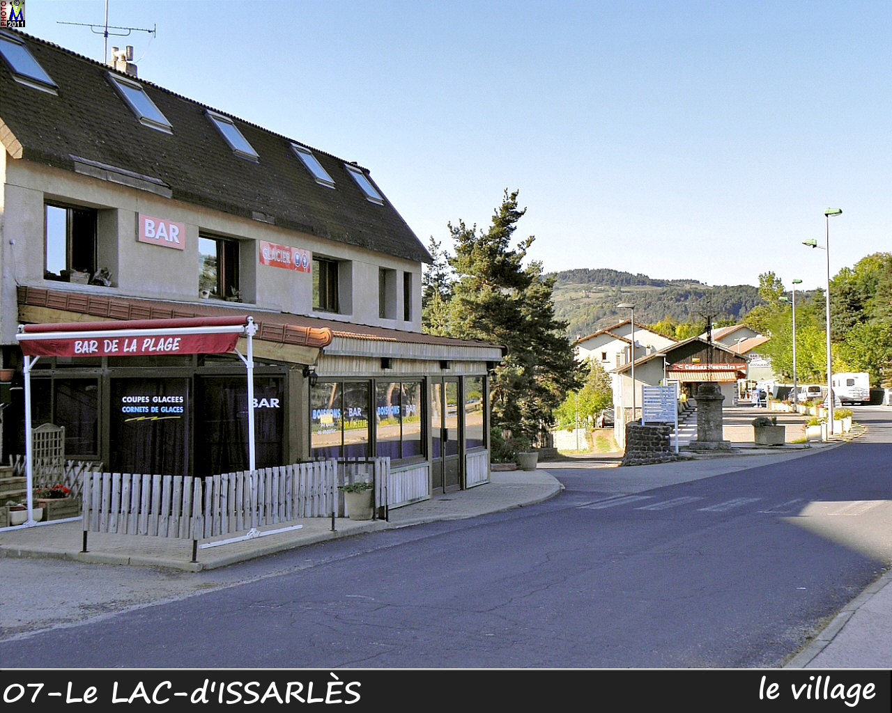07LAC-ISSARLES_village_100..jpg