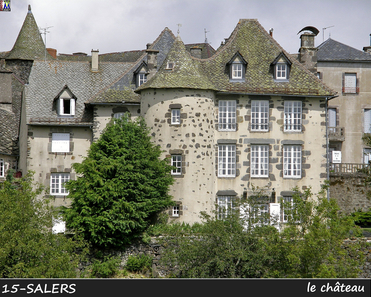 15SALERS_chateau_100.jpg