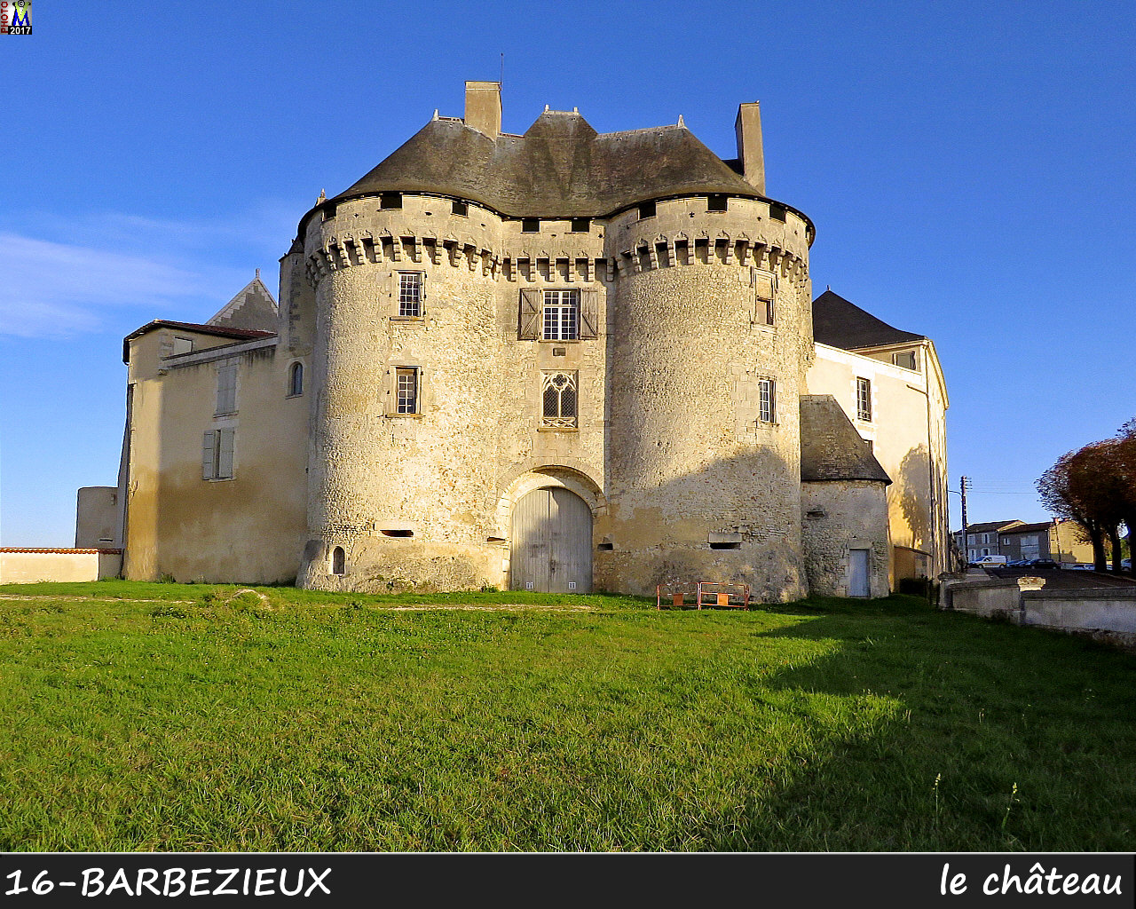 16BARBEZIEUX_chateau_1000.jpg