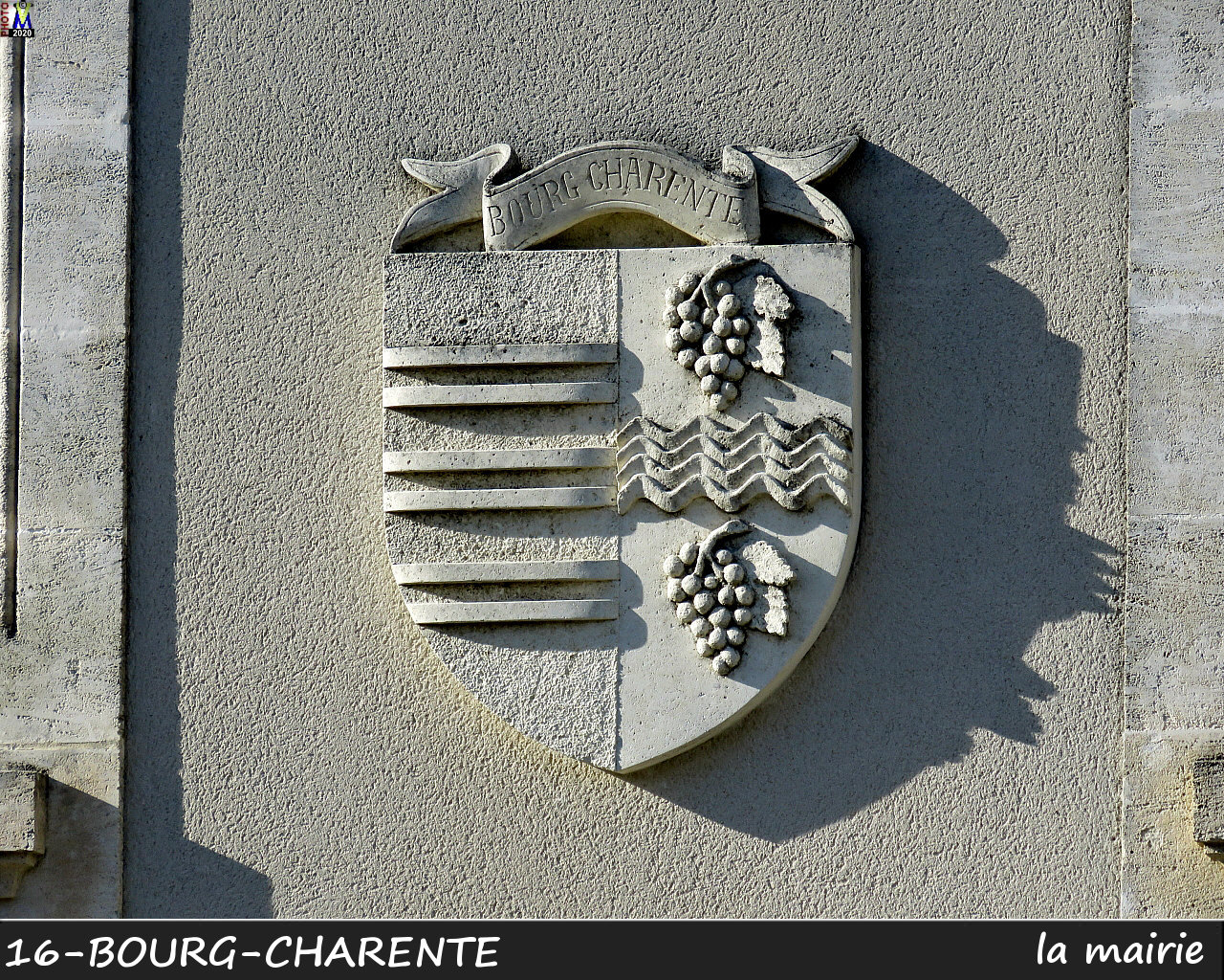 16BOURG-CHARENTE_mairie_1004.jpg