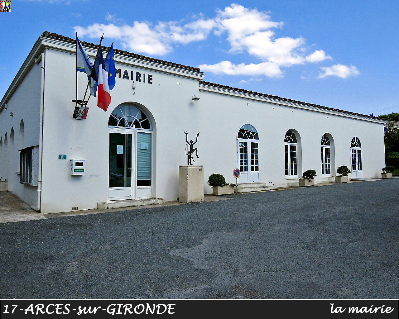17ARCE-GIRONDE_mairie_1000.jpg
