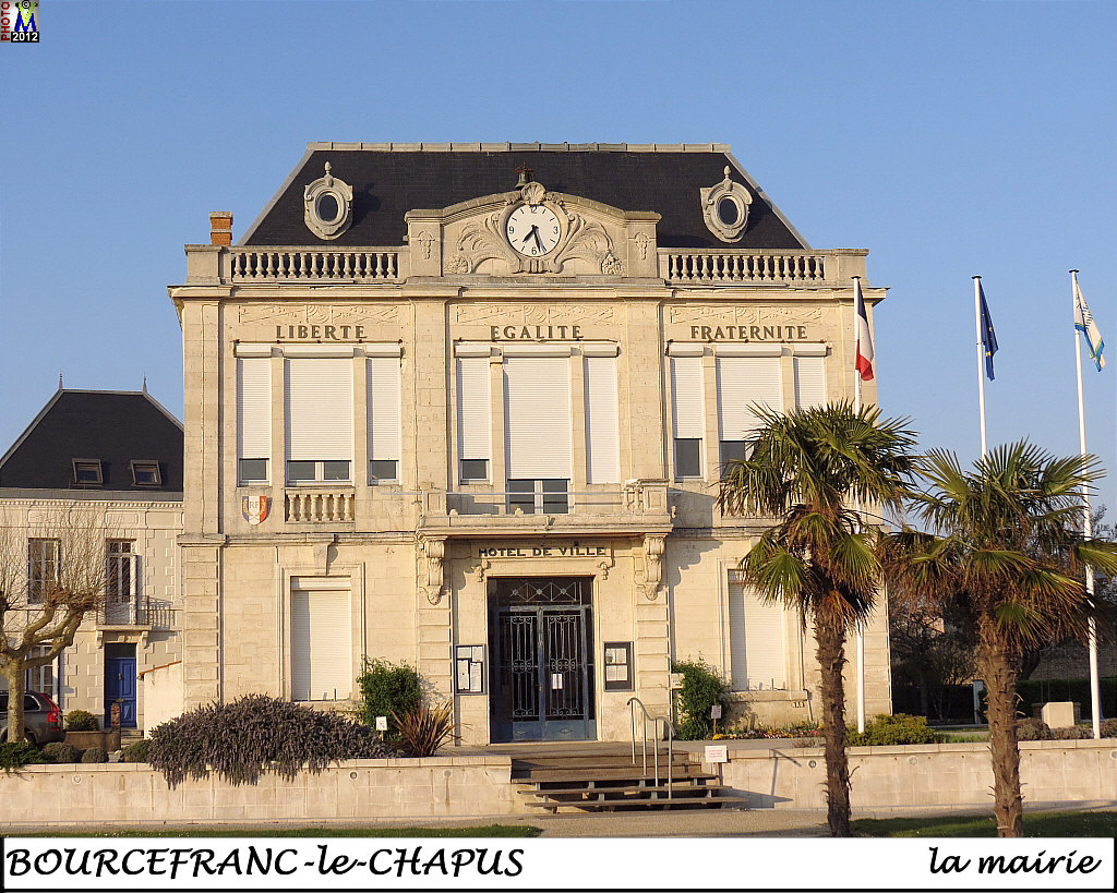 17BOURCEFRANC-CHAPUS_mairie_100.jpg