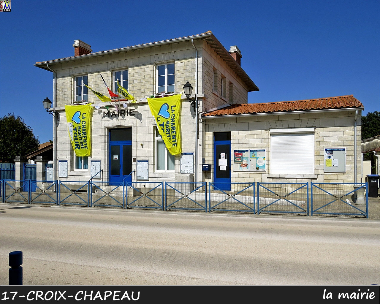 17CROIX-CHAPEAU_mairie_1000.jpg