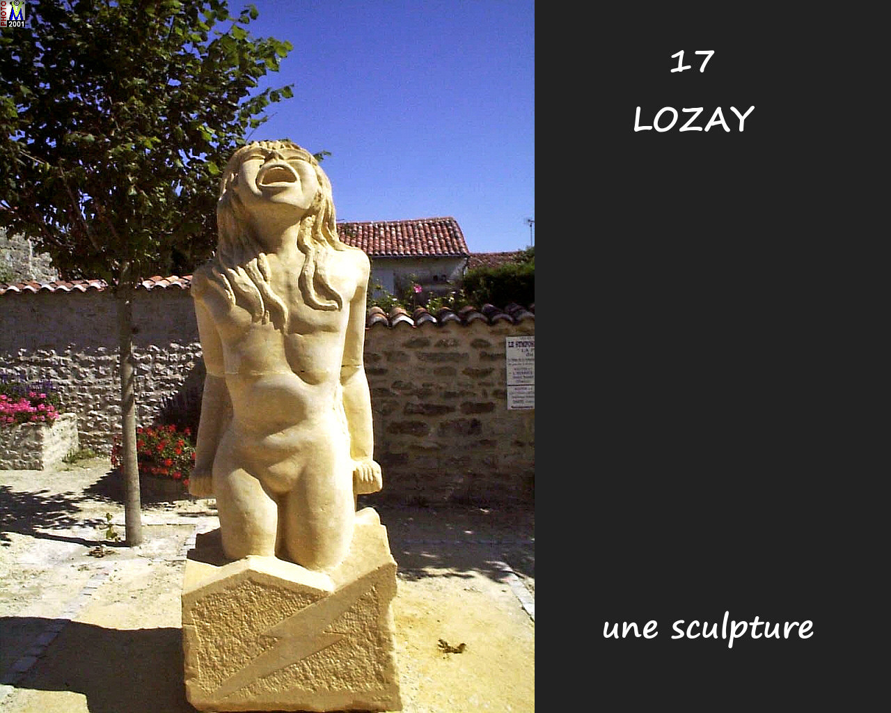 17LOZAY_village_102.jpg