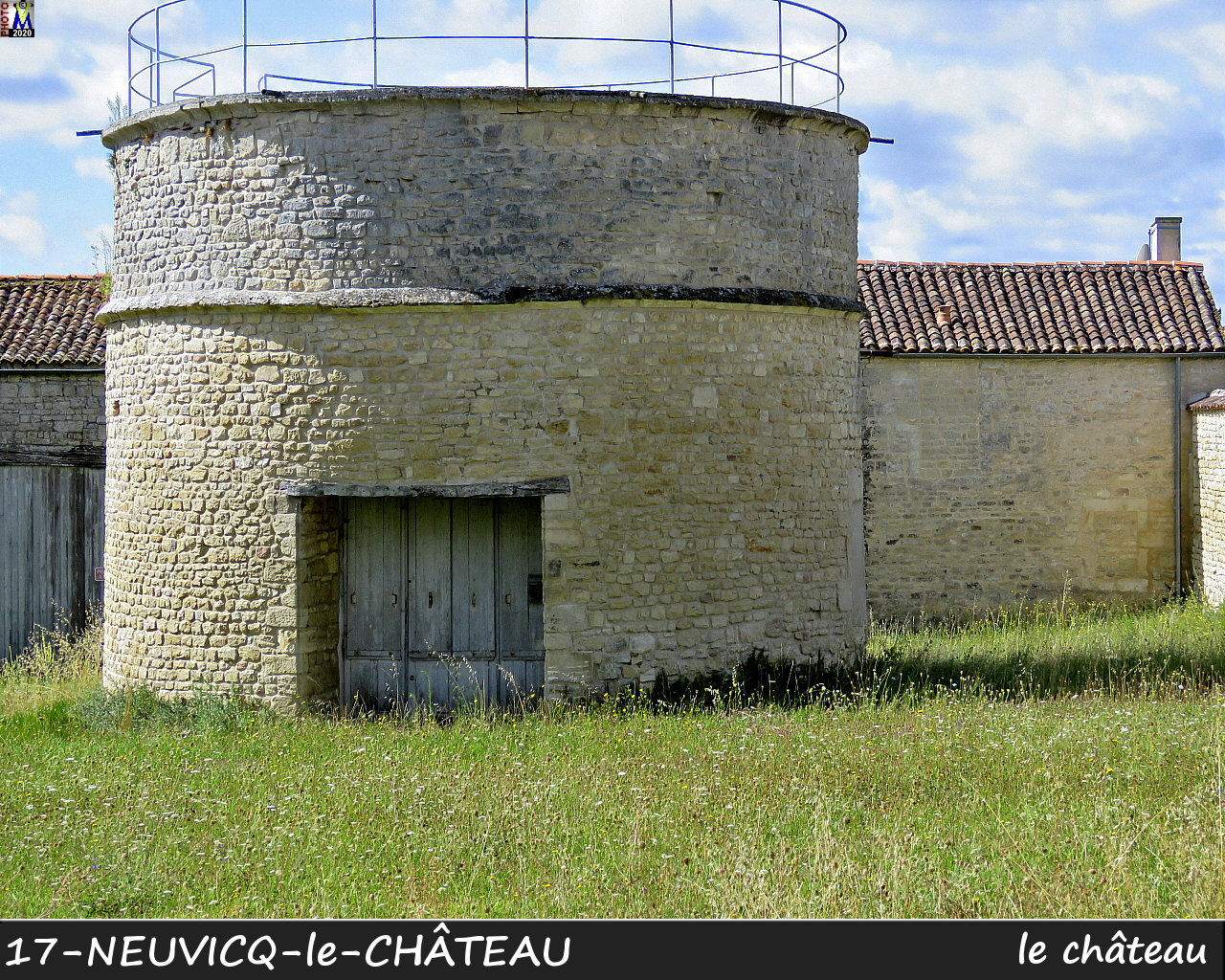 17NEUVICQ-CHATEAU_chateau_1080.jpg