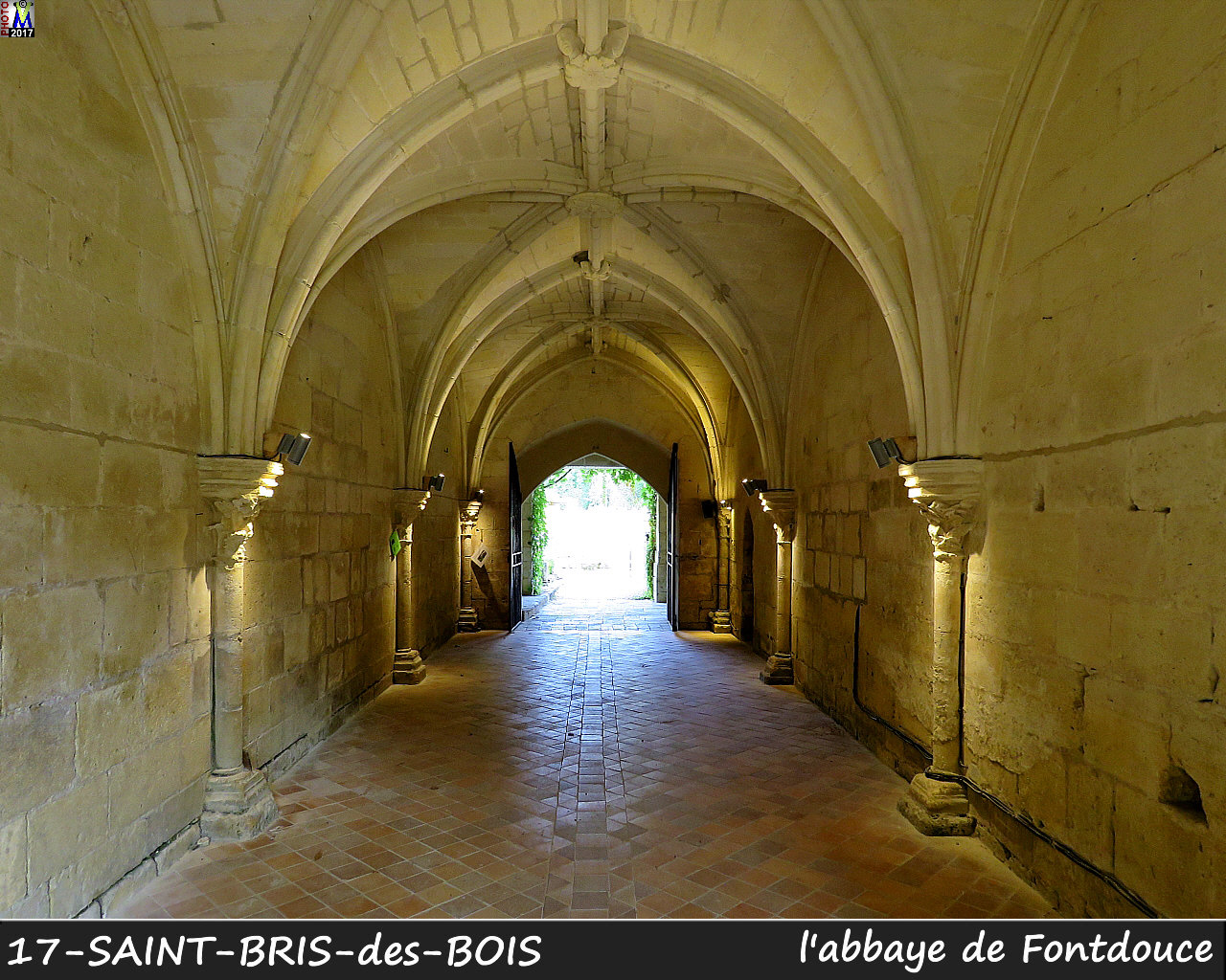 17StBRIS-BOIS_abbaye_1108.jpg