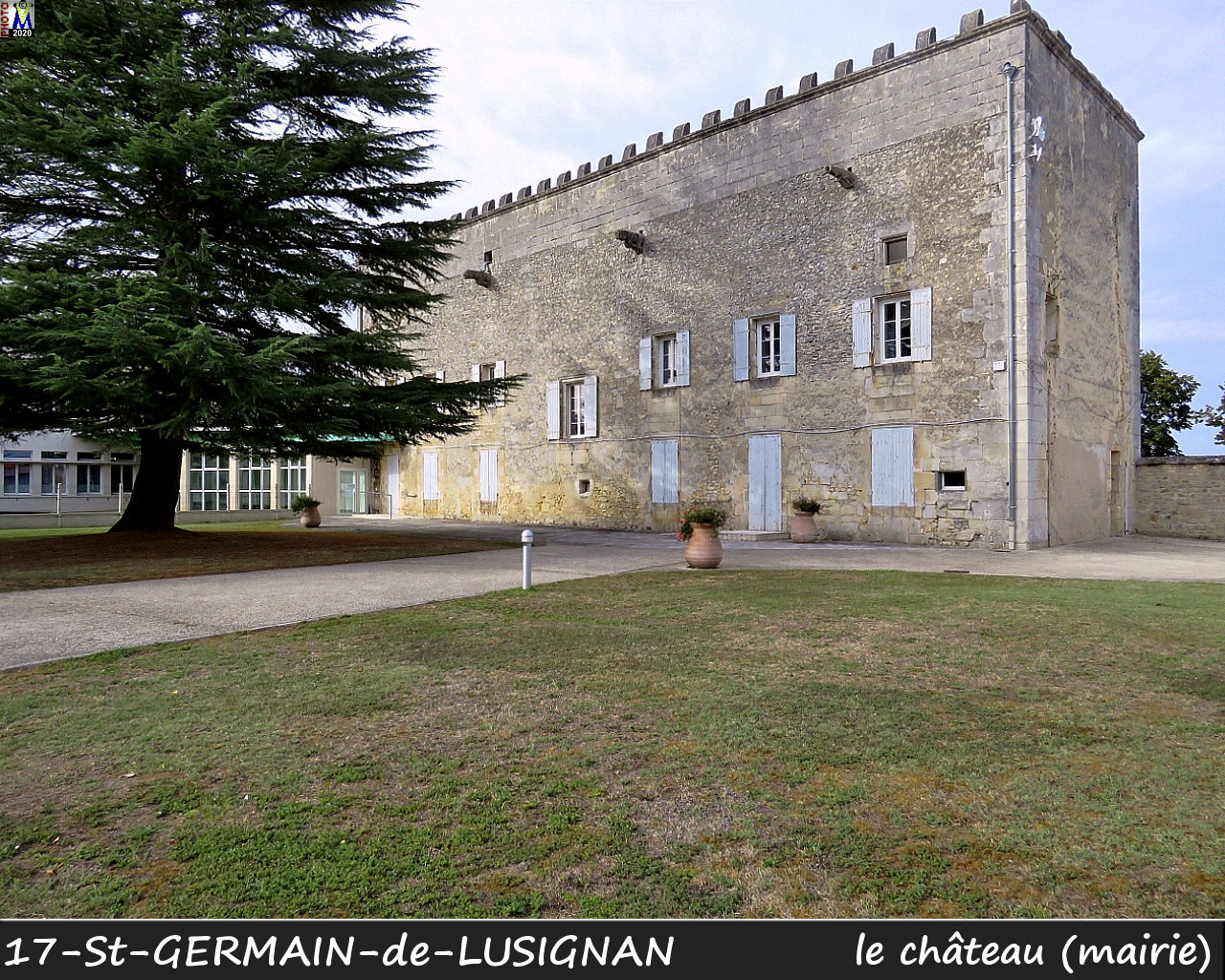 17StGERMAIN-LUSIGNAN_chateau_1002.jpg
