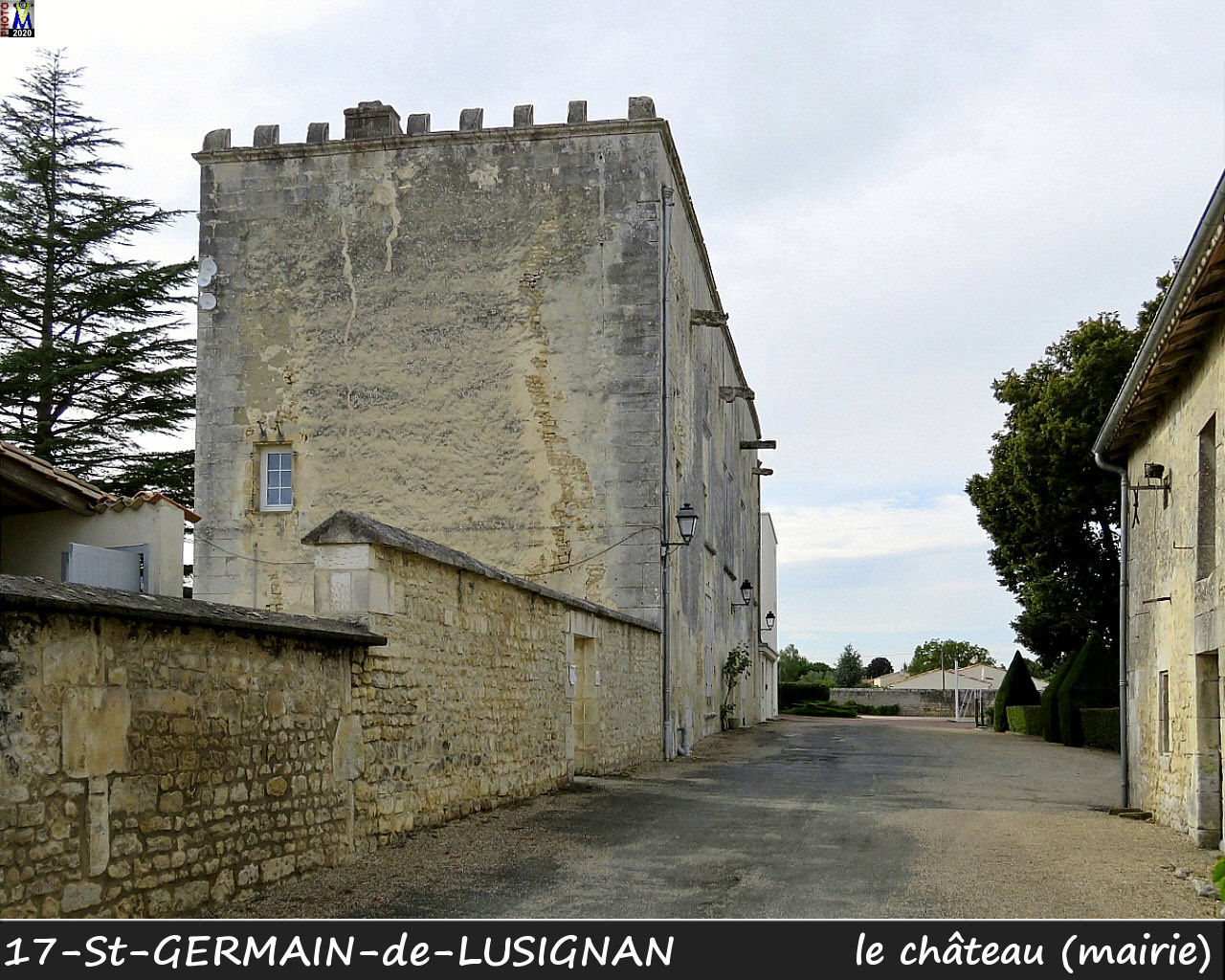 17StGERMAIN-LUSIGNAN_chateau_1004.jpg
