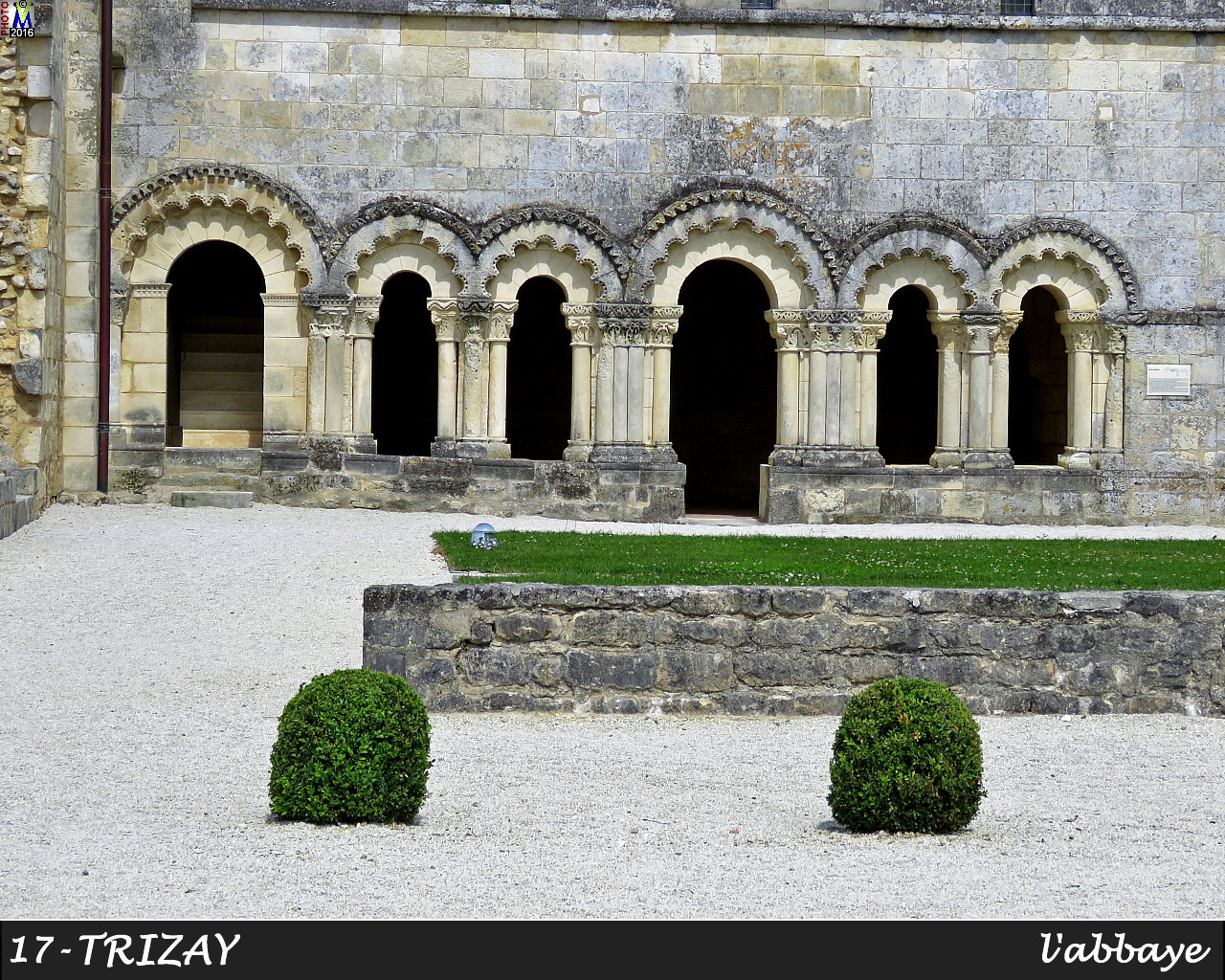 17TRIZAY-abbaye_110.jpg