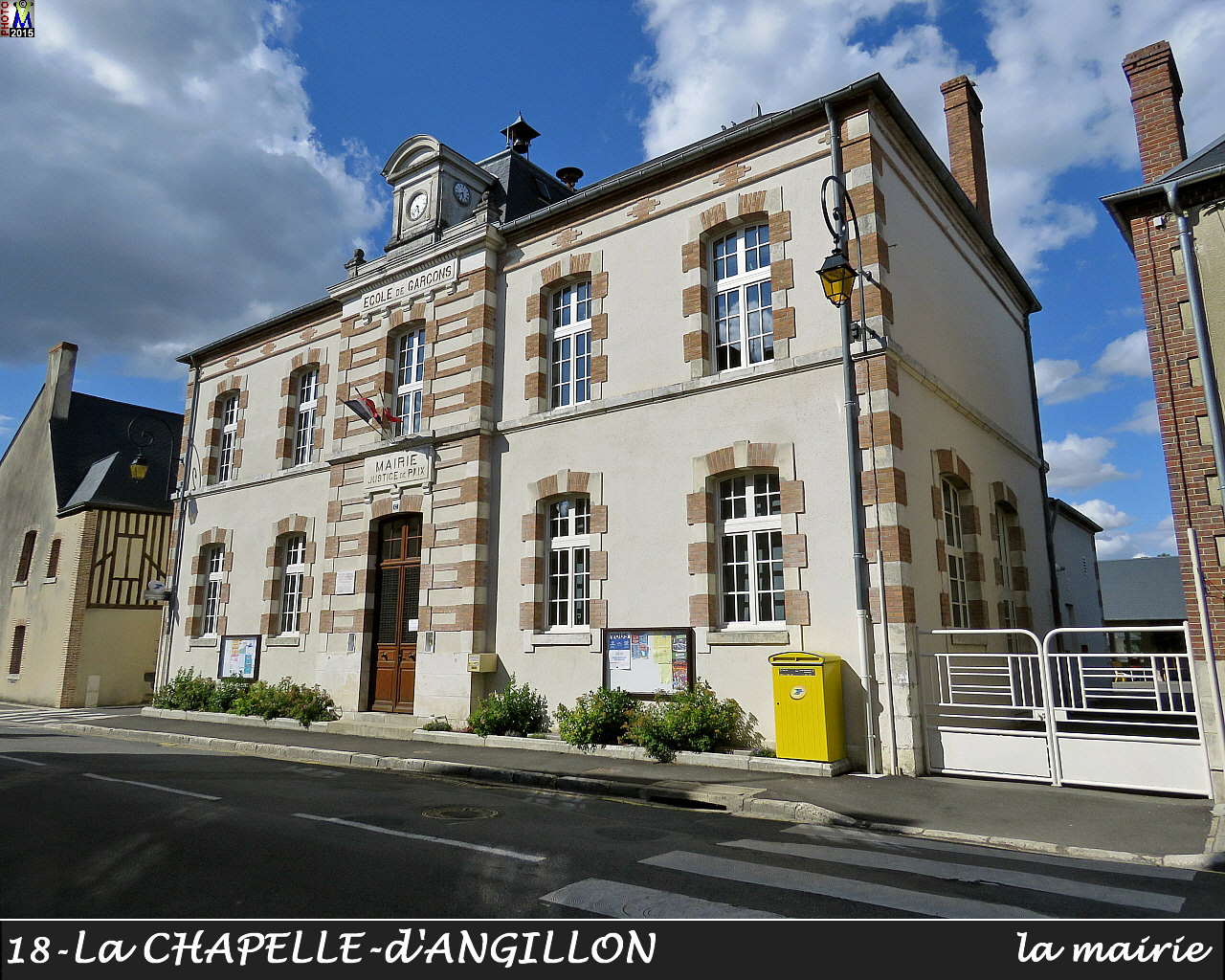 18CHAPELLE-ANGILLON_mairie_100.jpg