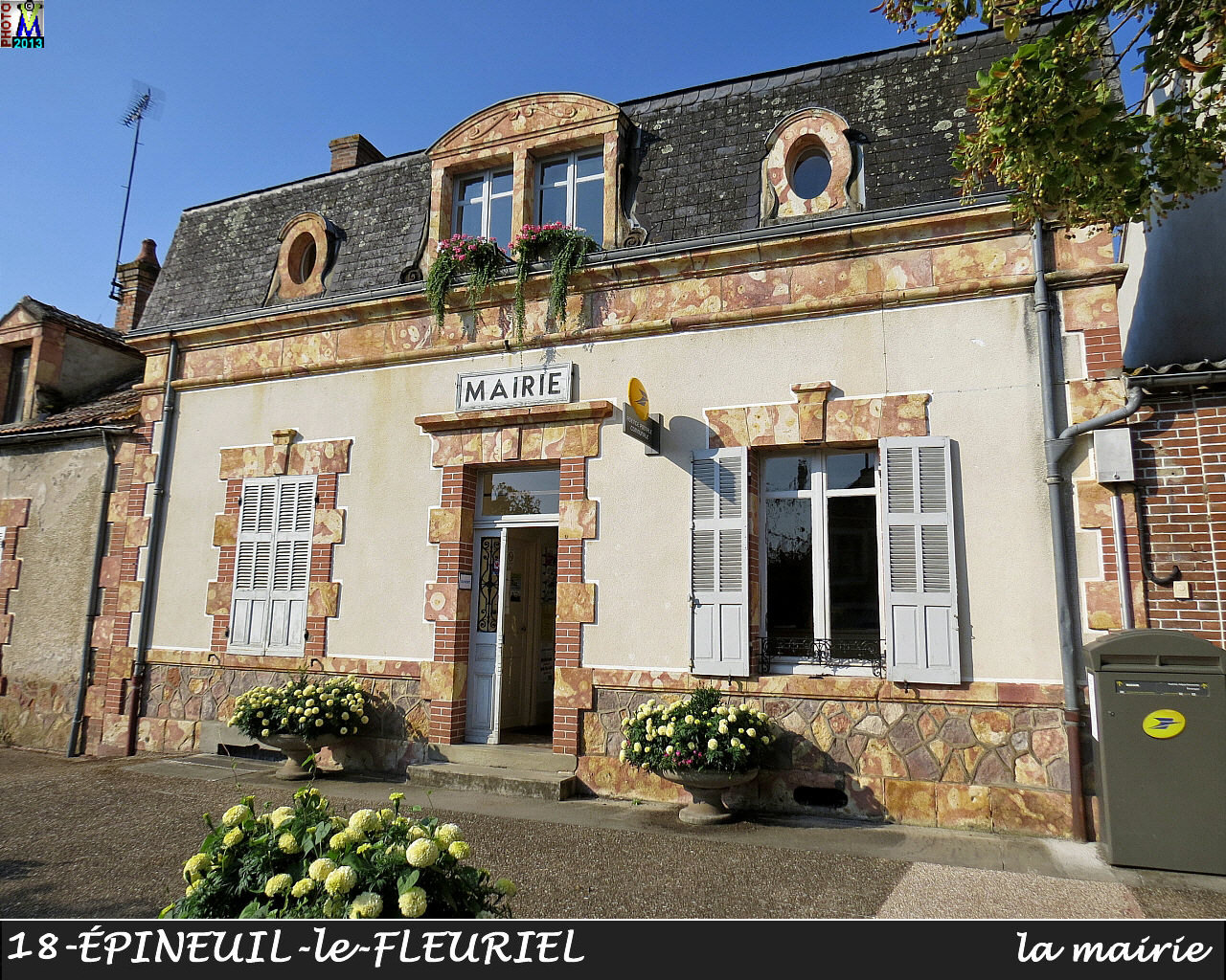 18EPINEUIL-FLEURIEL_mairie_100.jpg