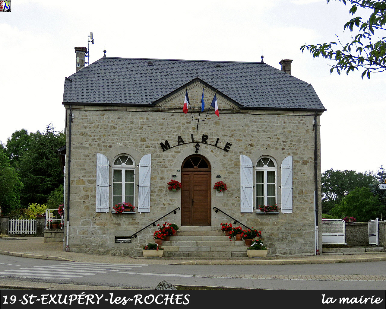19ST-EXUPERY-ROCHES_mairie_100.jpg