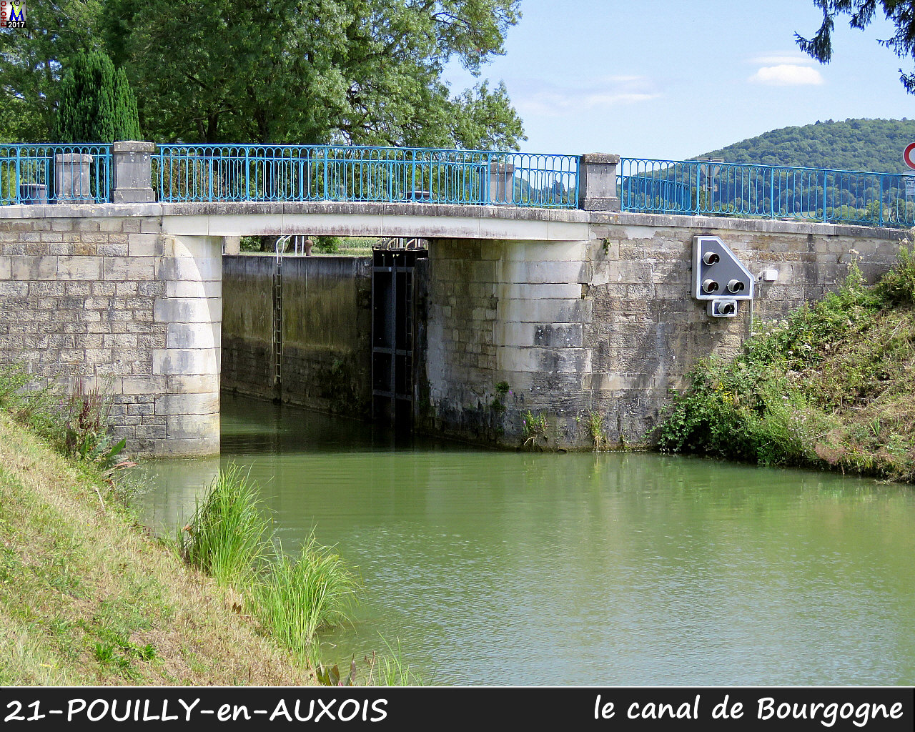 21POUILLY-EN-AUXOIS_canal_108.jpg