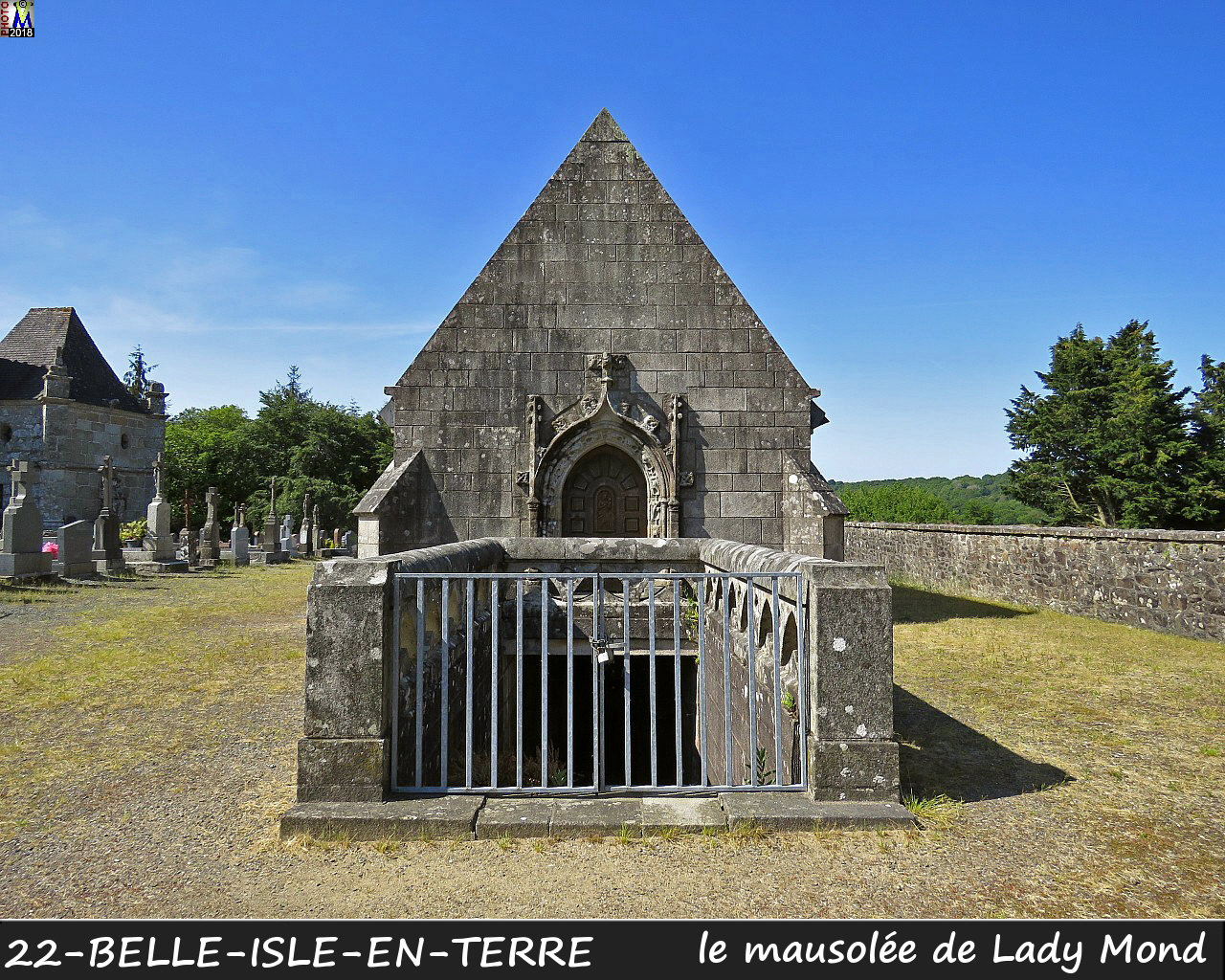 22BELLE-ISLE-EN-TERRE_mausolee_100.jpg