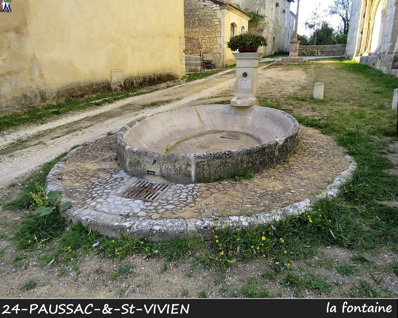 24PAUSSAC-St-VIVIEN_fontaine_1000.jpg