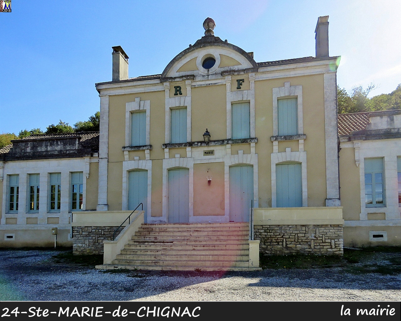 24SteMARIE-CHIGNAC_mairie_1000.jpg