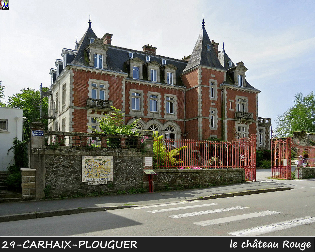 29CARHAIX-PLOUGER_chateau_100.jpg