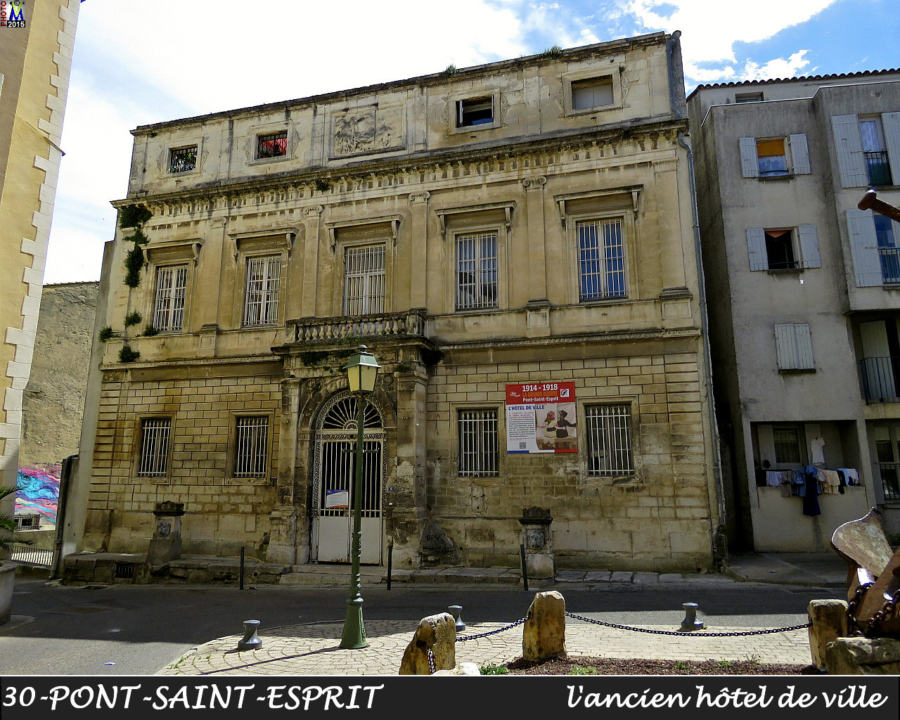 30PONT-SAINT-ESPRIT_mairie_110.jpg