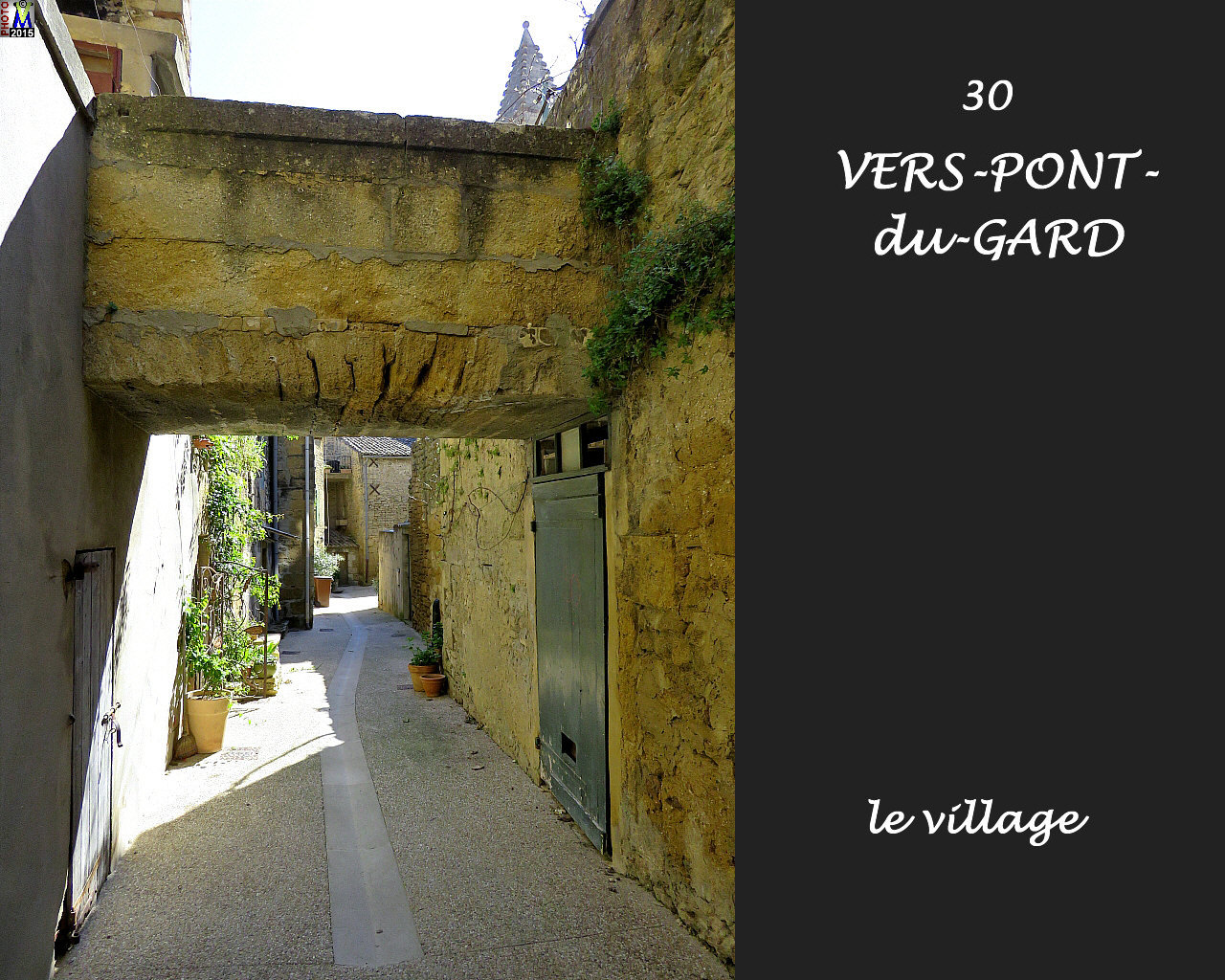 30VERS-PONT-du-GARD_village_112.jpg