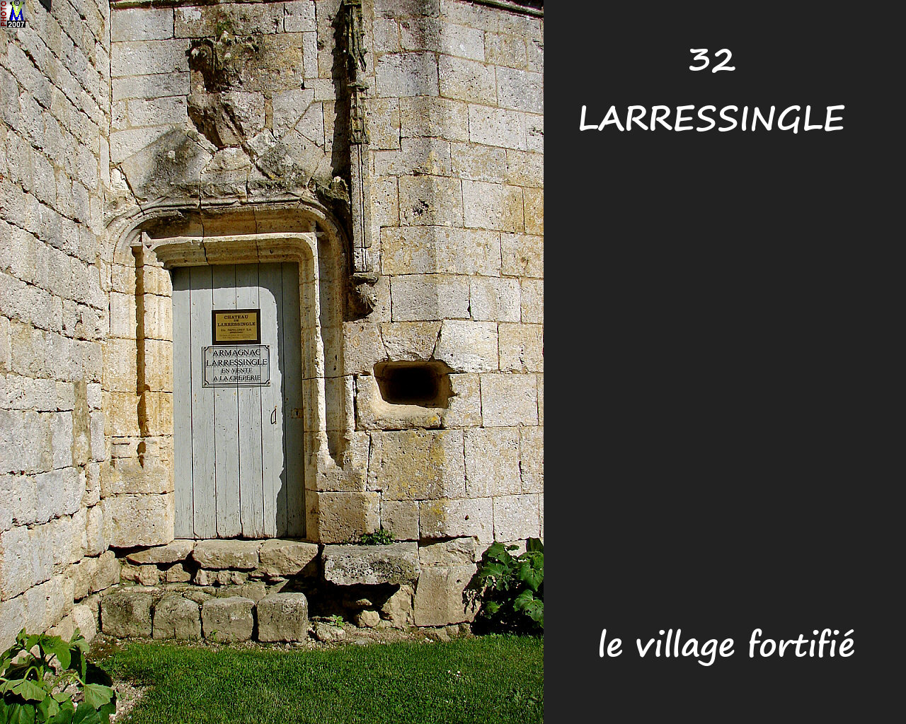 32LARRESSINGLE_village_122.jpg