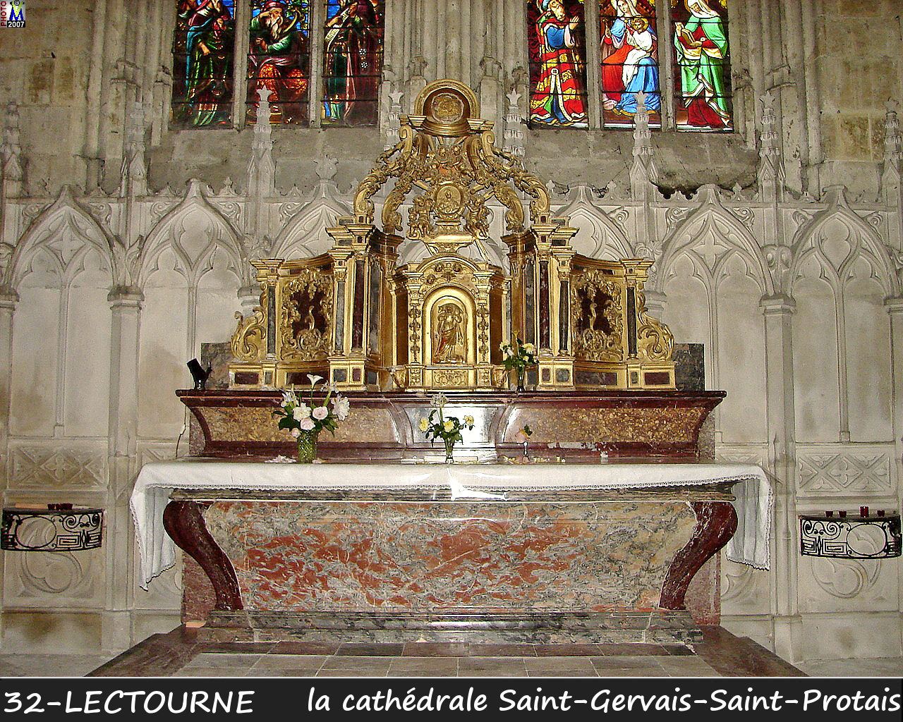 32LECTOURNE_cathedrale_230.jpg
