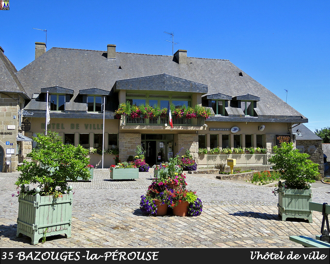 35BAZOUGES-PEROUSE_mairie_100.jpg