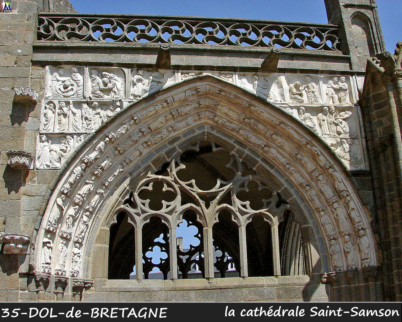 35DOL-BRETAGNE_cathedrale_120.jpg