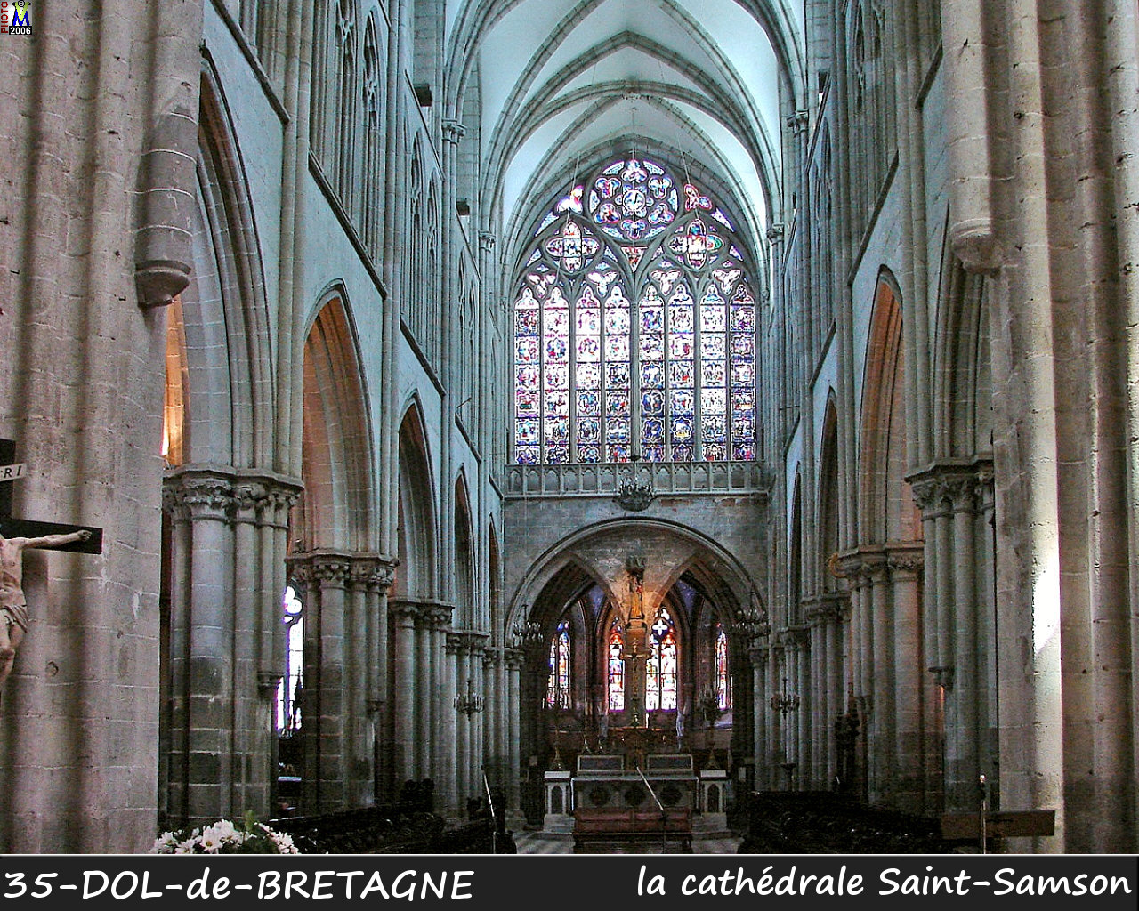 35DOL-BRETAGNE_cathedrale_204.jpg