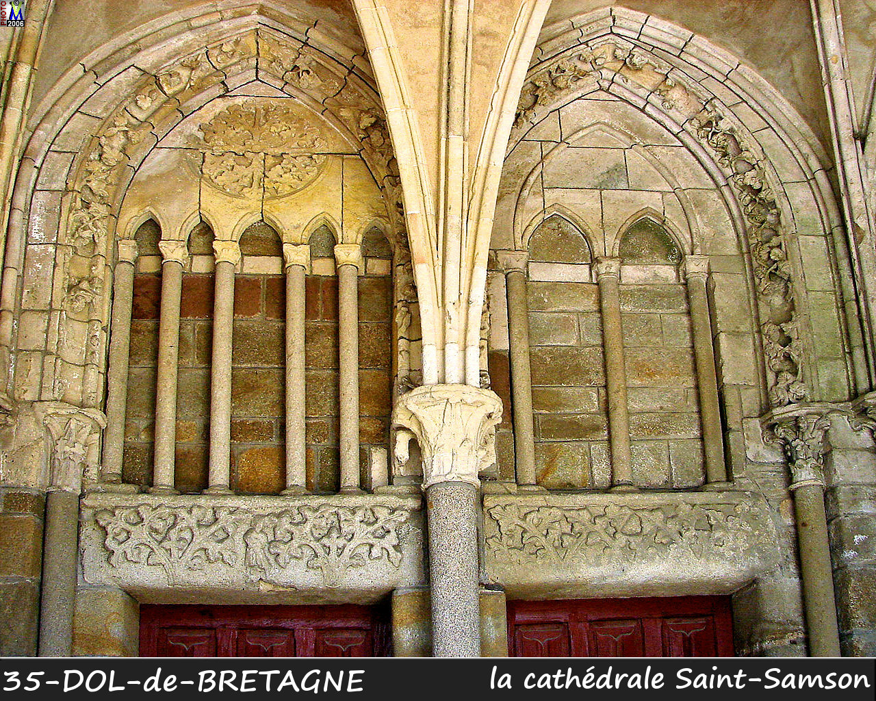 35DOL-BRETAGNE_cathedrale_220.jpg