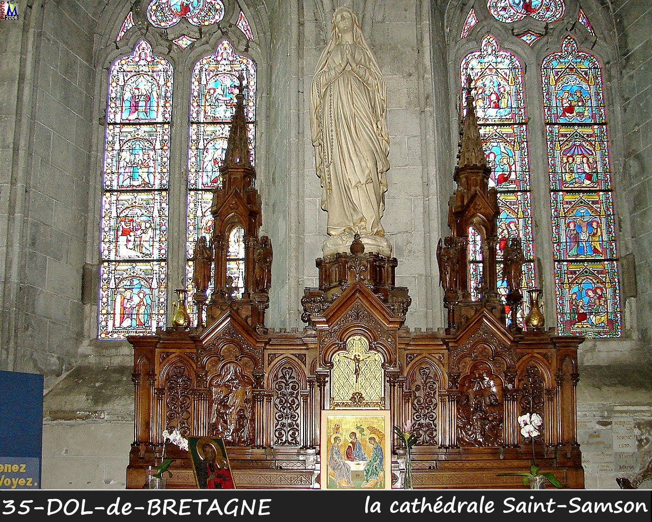 35DOL-BRETAGNE_cathedrale_238.jpg