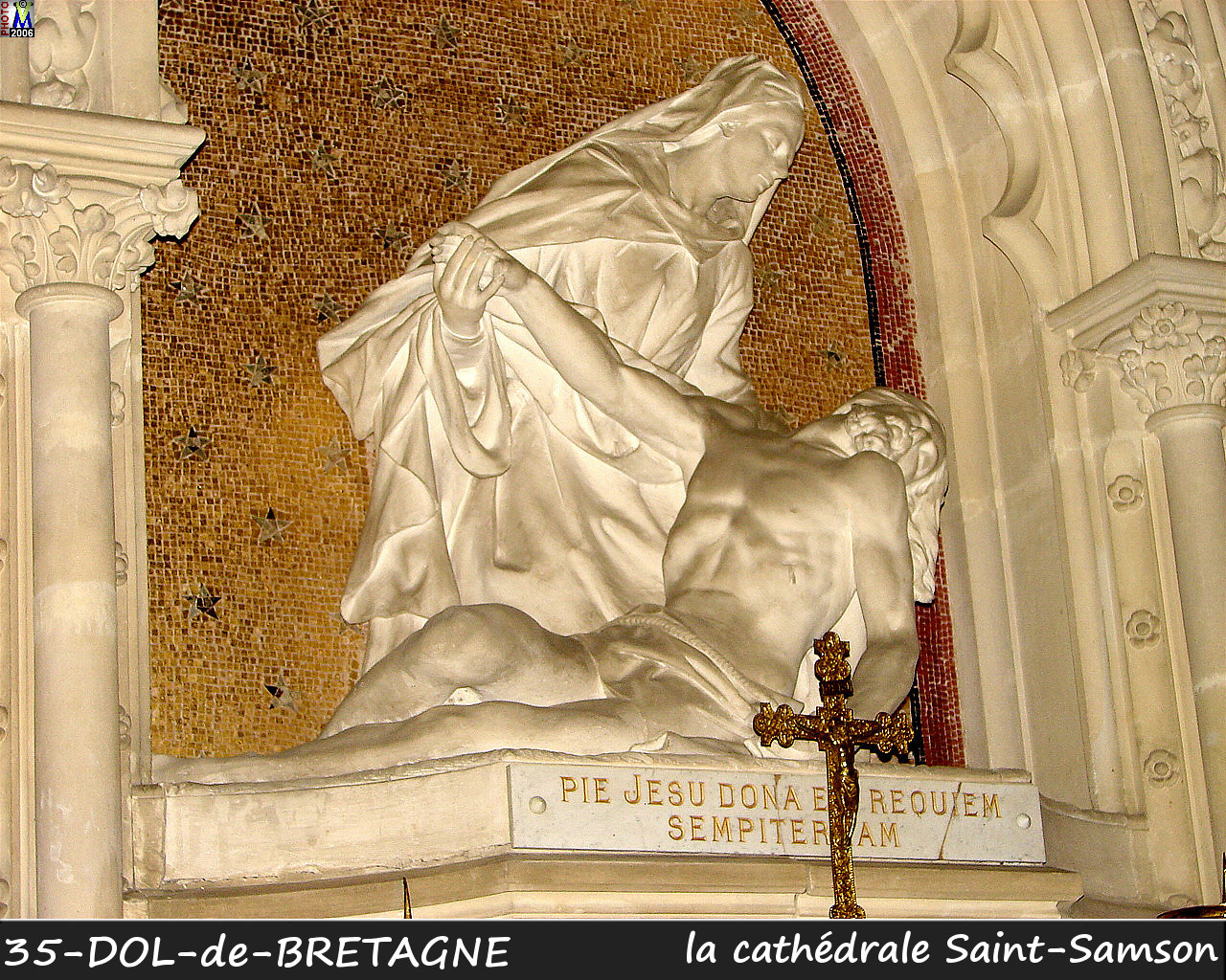 35DOL-BRETAGNE_cathedrale_266.jpg