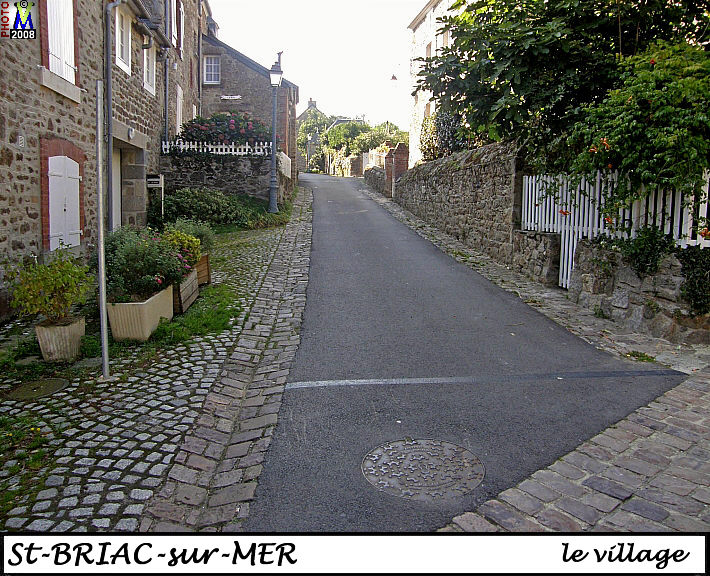 35StBRIAC-MER_village_100.jpg