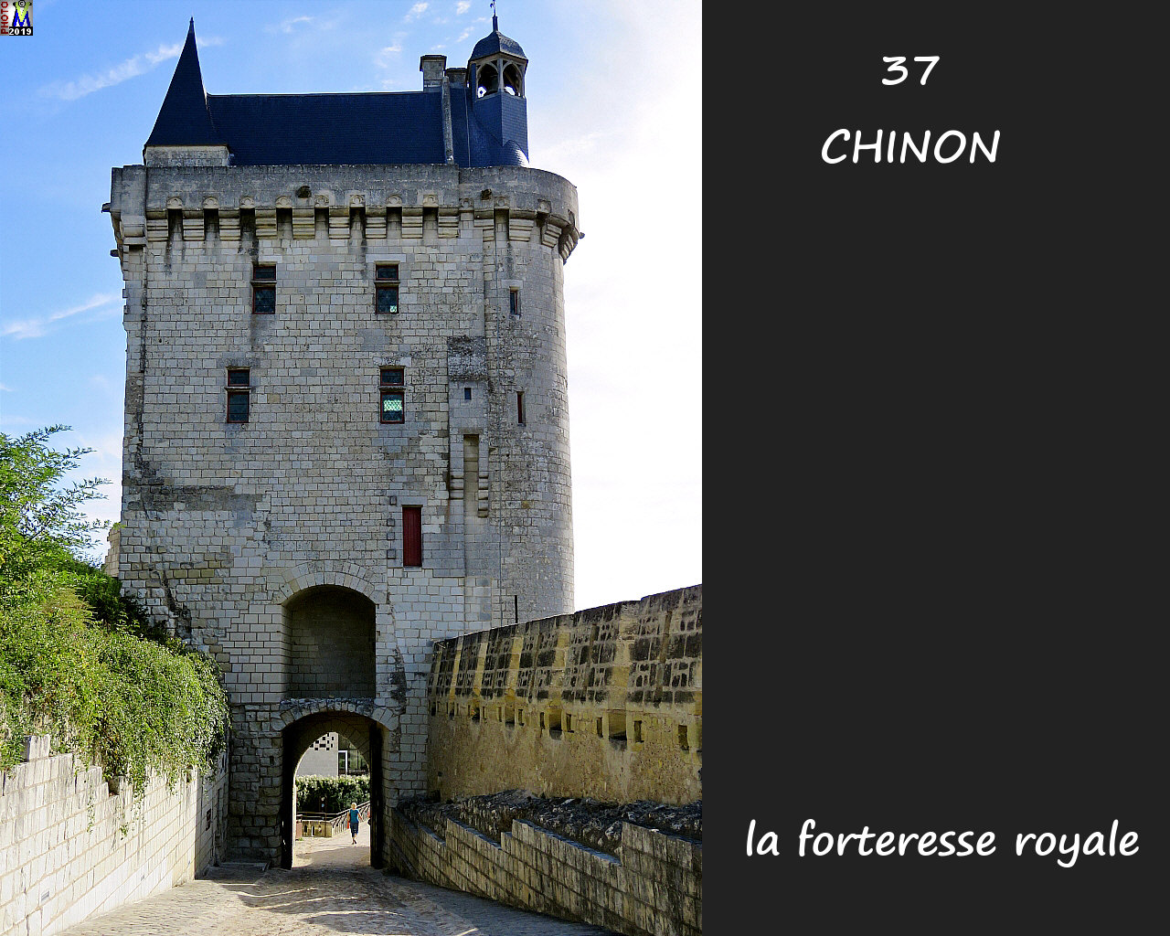 37CHINON_chateau_1034.jpg