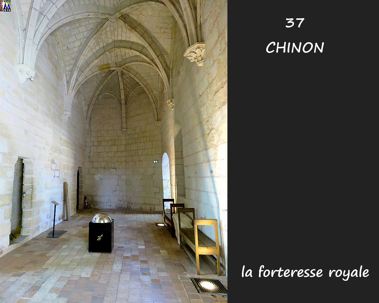 37CHINON_chateau_1072.jpg