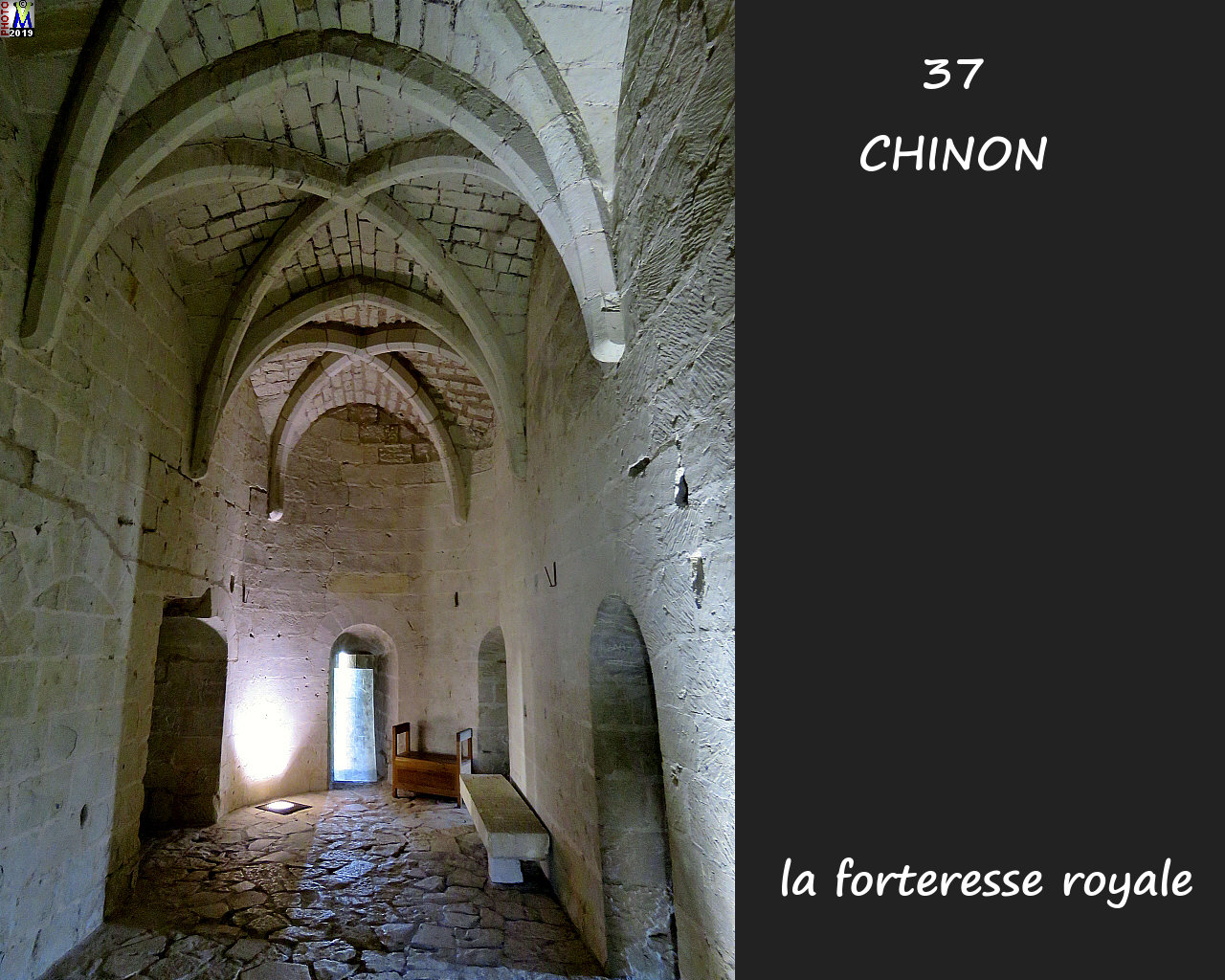 37CHINON_chateau_1078.jpg