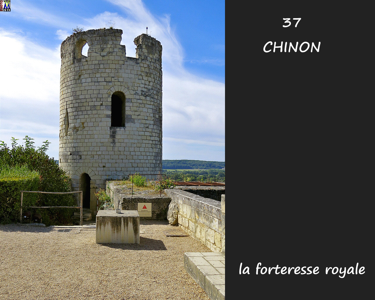 37CHINON_chateau_1094.jpg