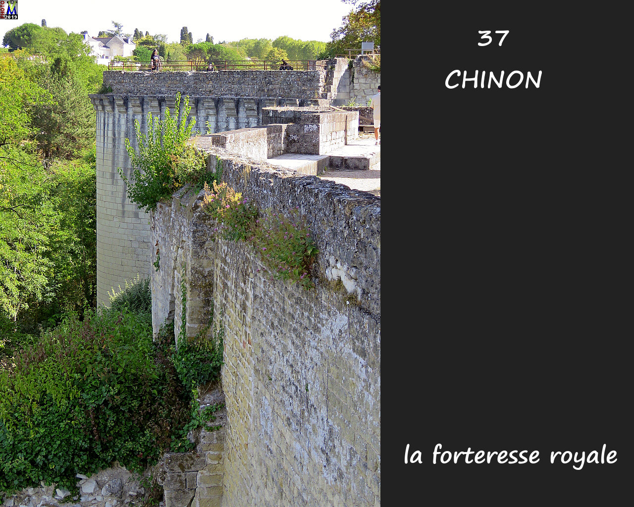 37CHINON_chateau_1098.jpg