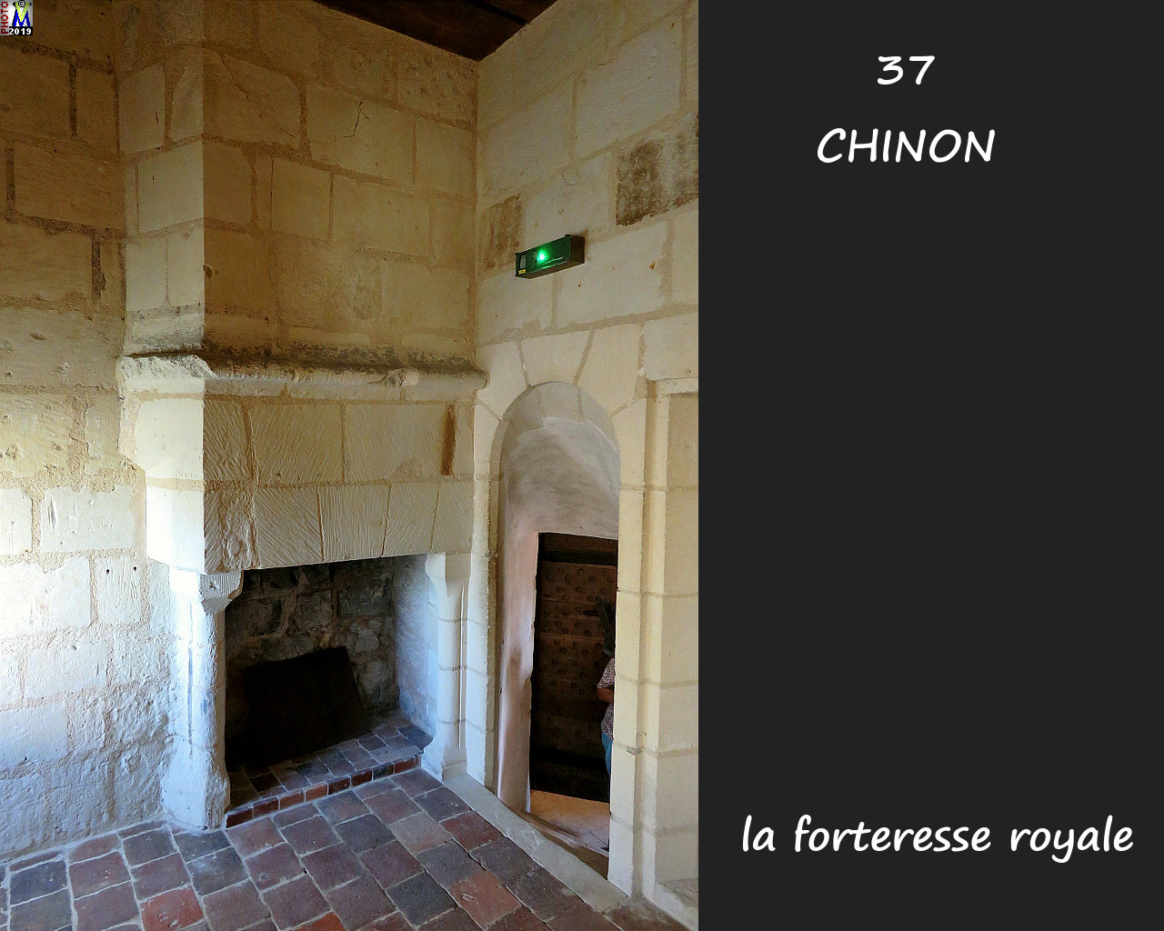37CHINON_chateau_1212.jpg