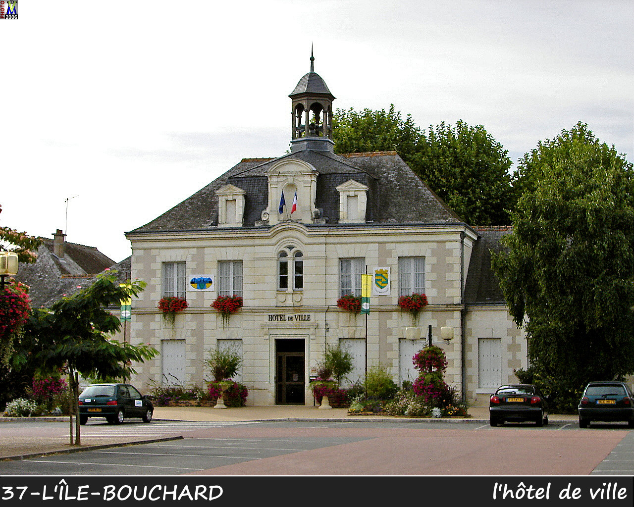 37L-ILE-BOUCHARD_mairie_100.jpg