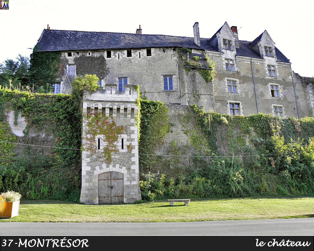 37MONTRESOR_chateau_144.jpg