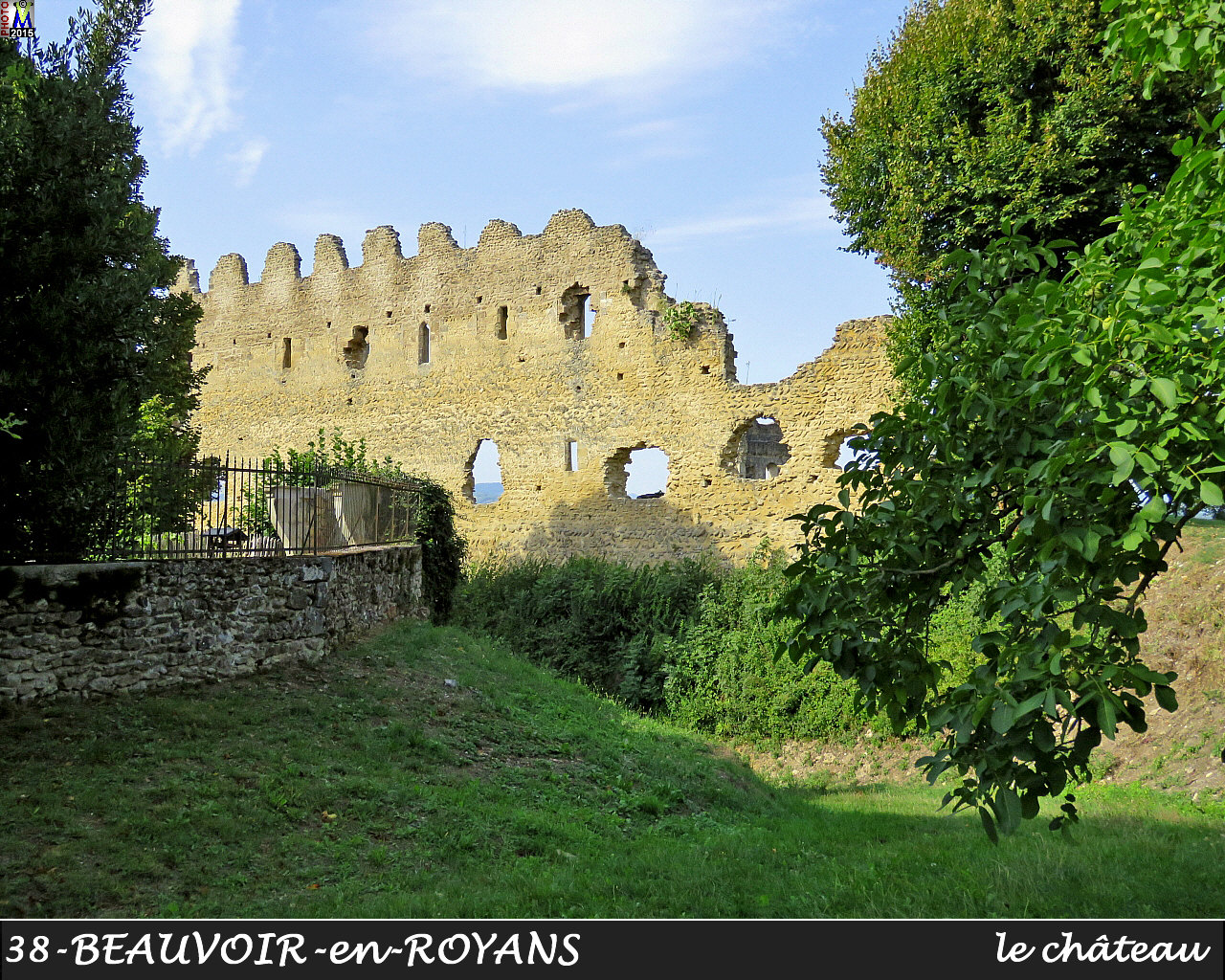 38BEAUVOIR-ROYANS_chateau_100.jpg