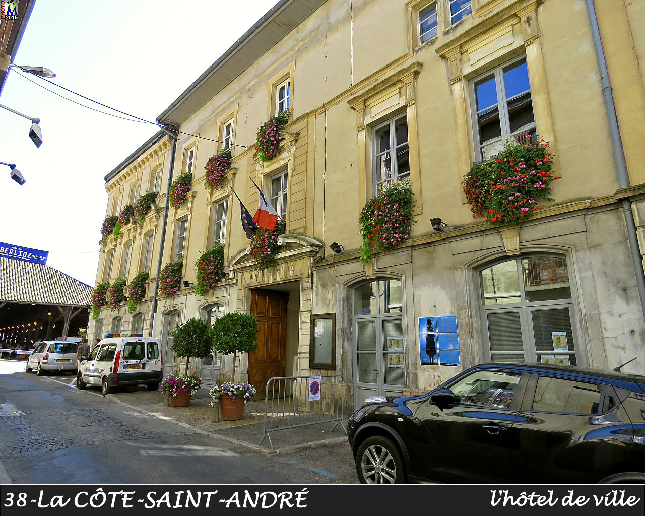 38COTE-St-ANDRE_mairie_100.jpg