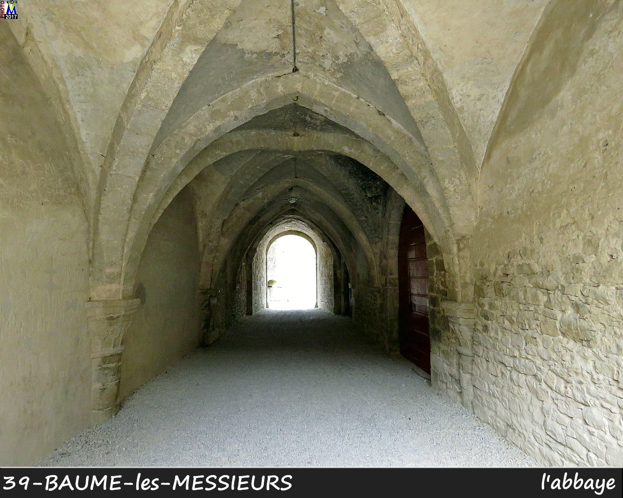 39BAUME-LES-MESSIEURS_abbaye_122.jpg