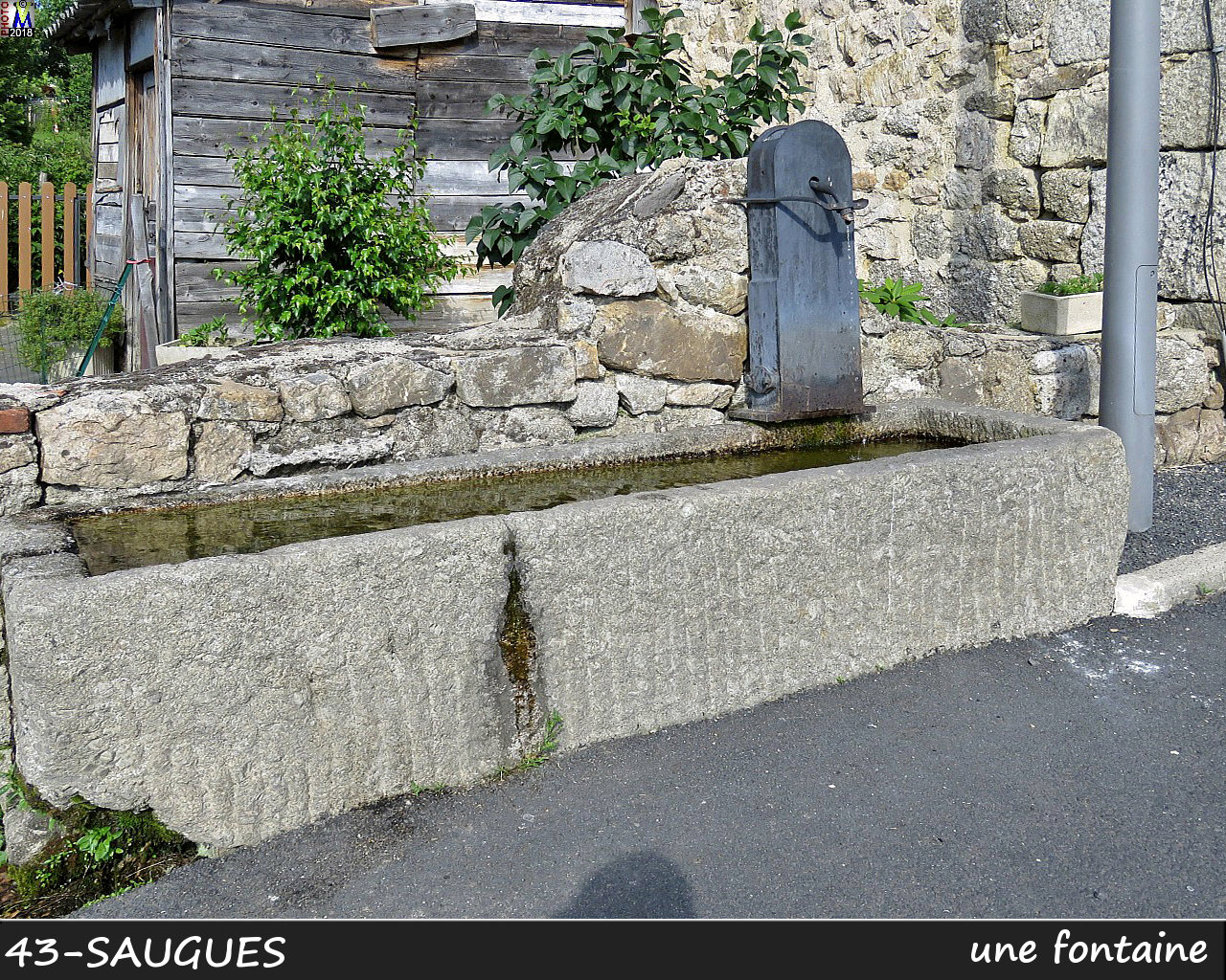 43SAUGUES_fontaine_110.jpg