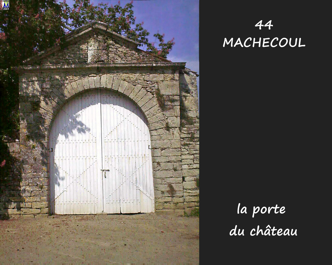 44MACHECOUL_chateau_100.jpg