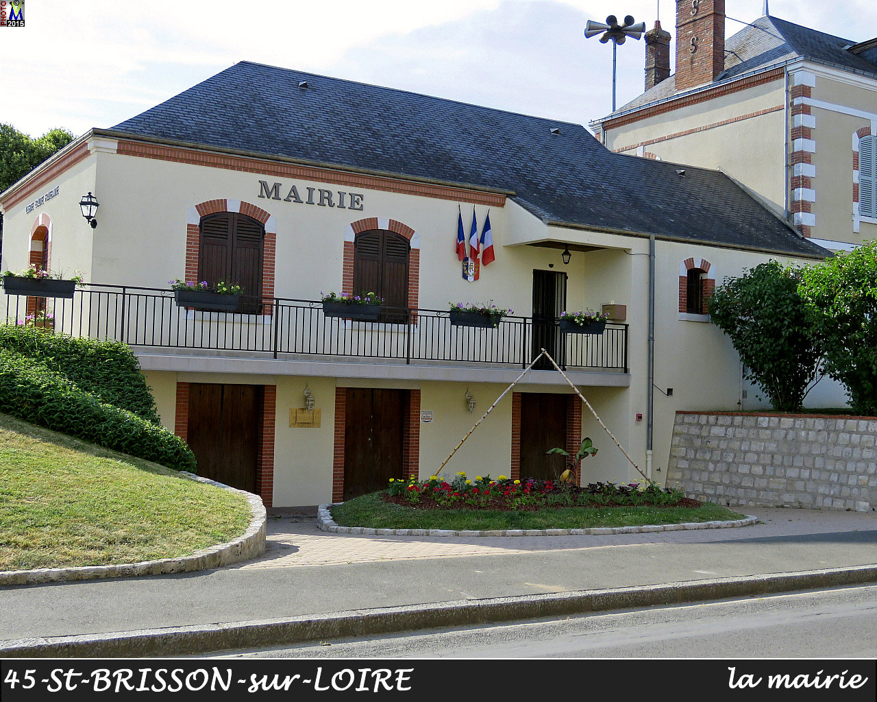 45StBRISSON-LOIRE_mairie_100.jpg