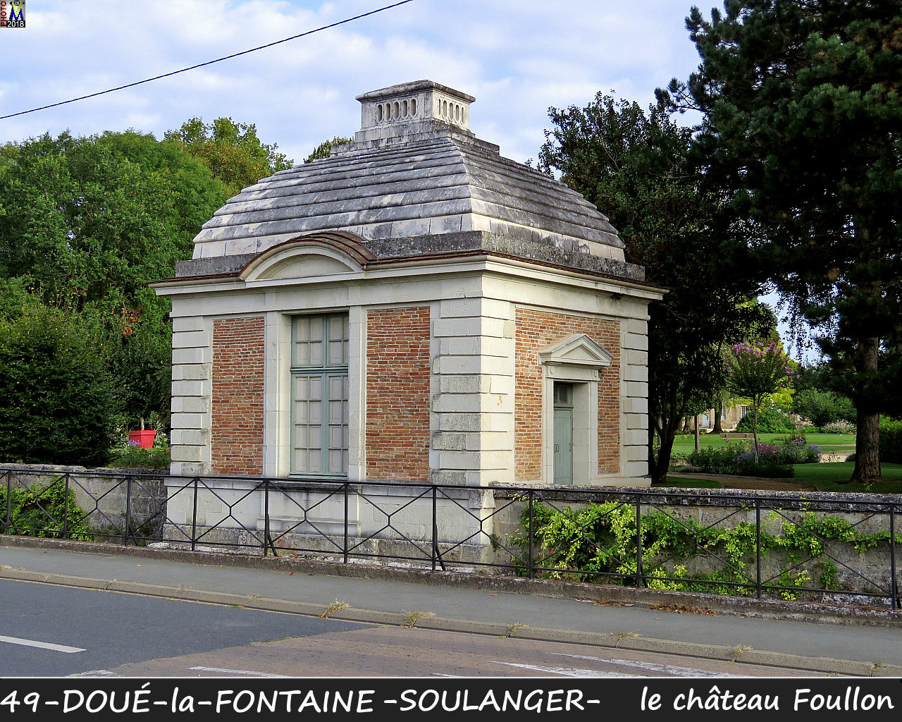 49DOUE-FONTAINEzSOULANGER_chateau_1000.jpg