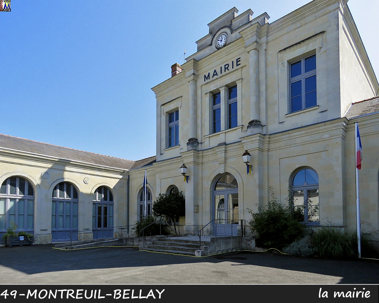 49MONTREUIL-BELLAY_mairie_1002.jpg